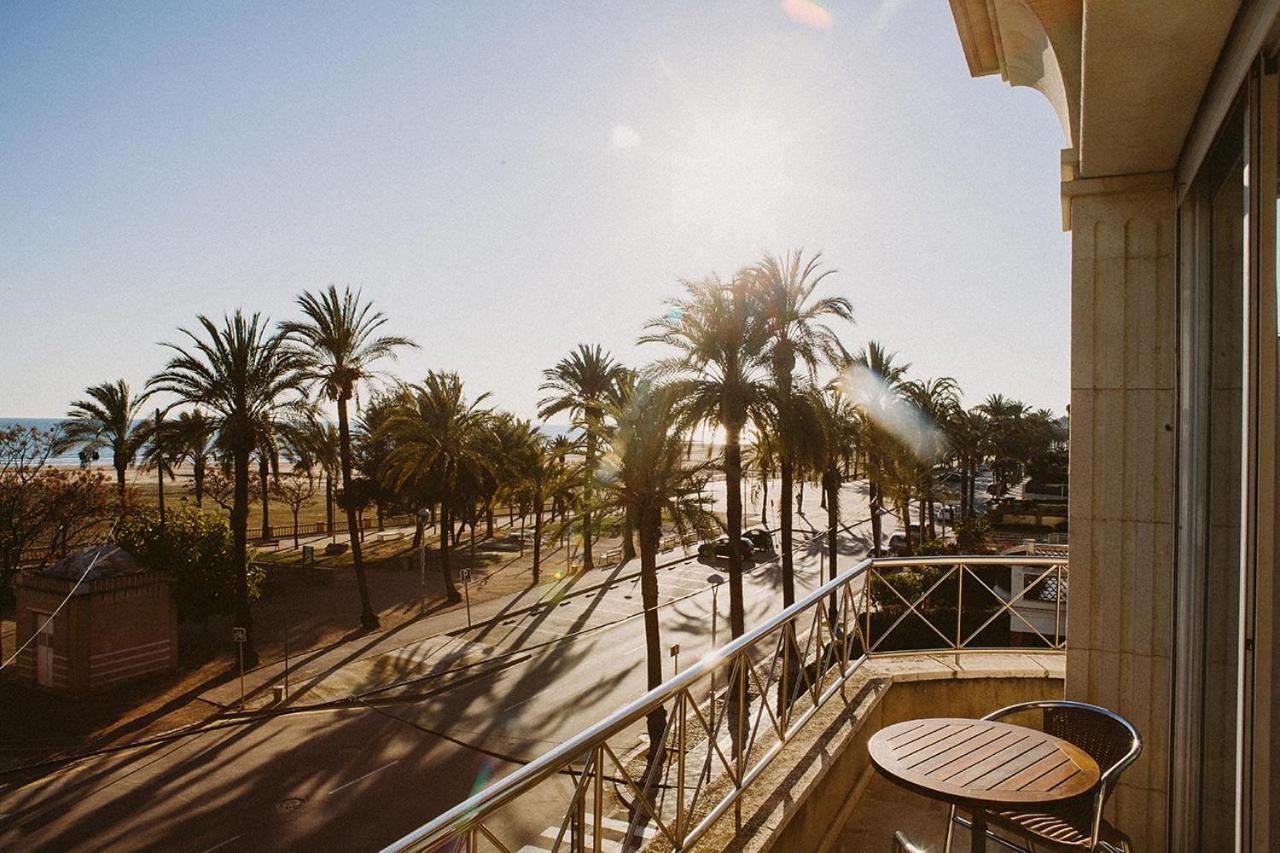 Marea Aparthotel Vilanova i la Geltrú Esterno foto